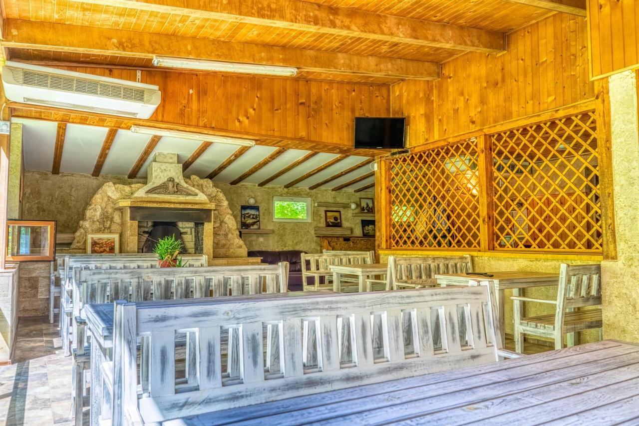 Крушун - Единствена На Метри От Водопадите, Krushun - The Only Stay Just Meters From The Waterfalls كروشونا المظهر الخارجي الصورة