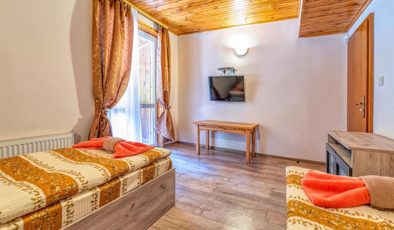 Крушун - Единствена На Метри От Водопадите, Krushun - The Only Stay Just Meters From The Waterfalls كروشونا المظهر الخارجي الصورة